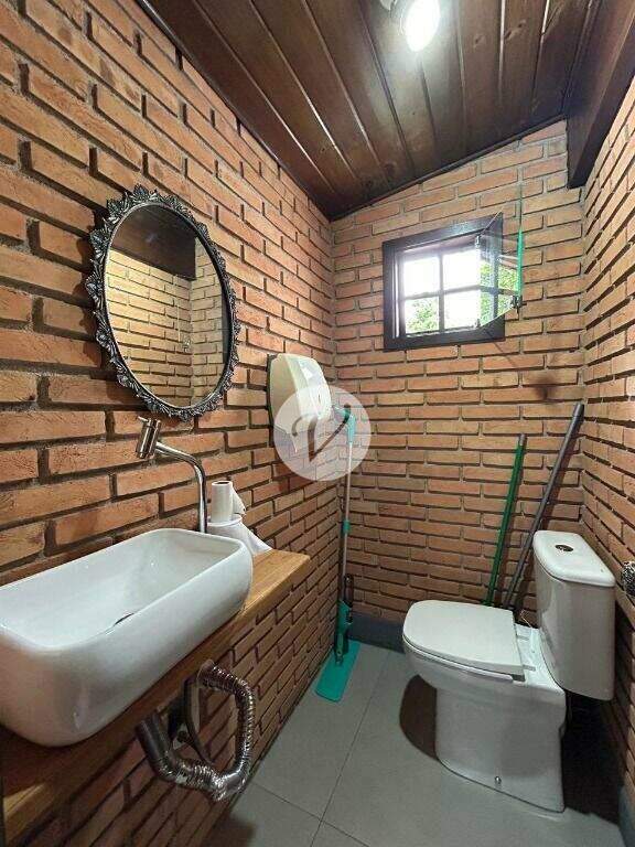 Casa à venda no Centro: 