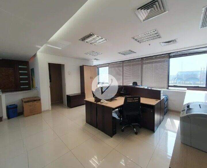 Sala à venda no Centro: 