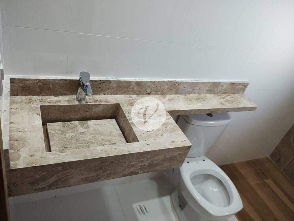 Sobrado à venda no Alves Dias: 