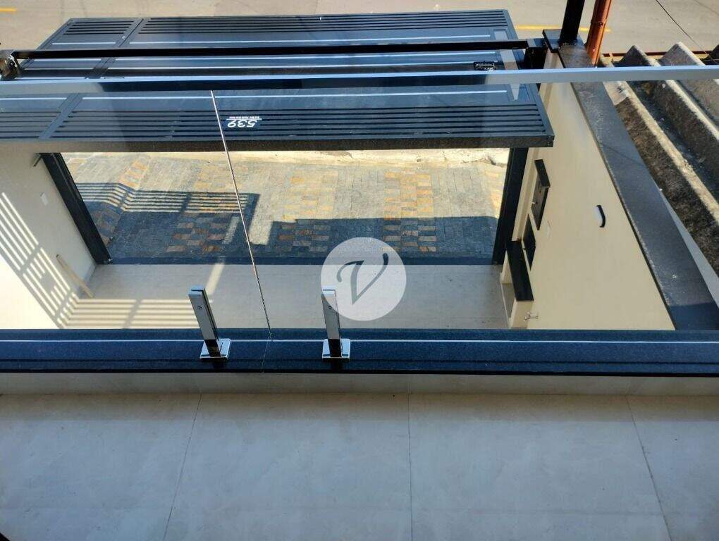 Sobrado à venda no Alves Dias: 