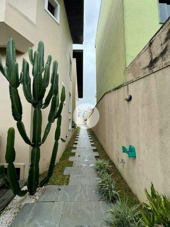 Sobrado à venda no Parque dos Pássaros: 