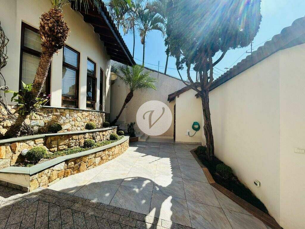 Sobrado à venda no Jardim: 