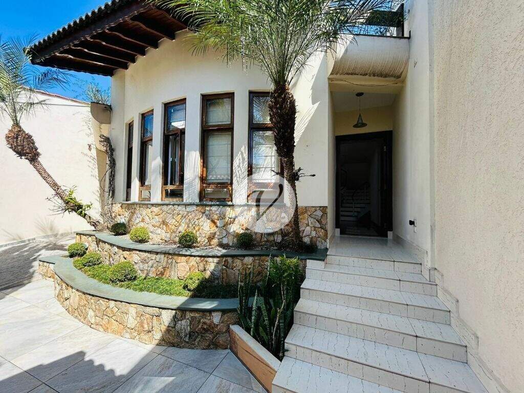 Sobrado à venda no Jardim: 