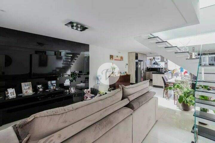 Sobrado à venda no Silveira: 