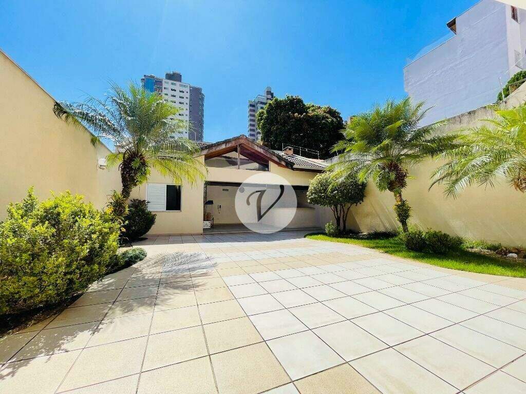 Sobrado à venda no Jardim: 