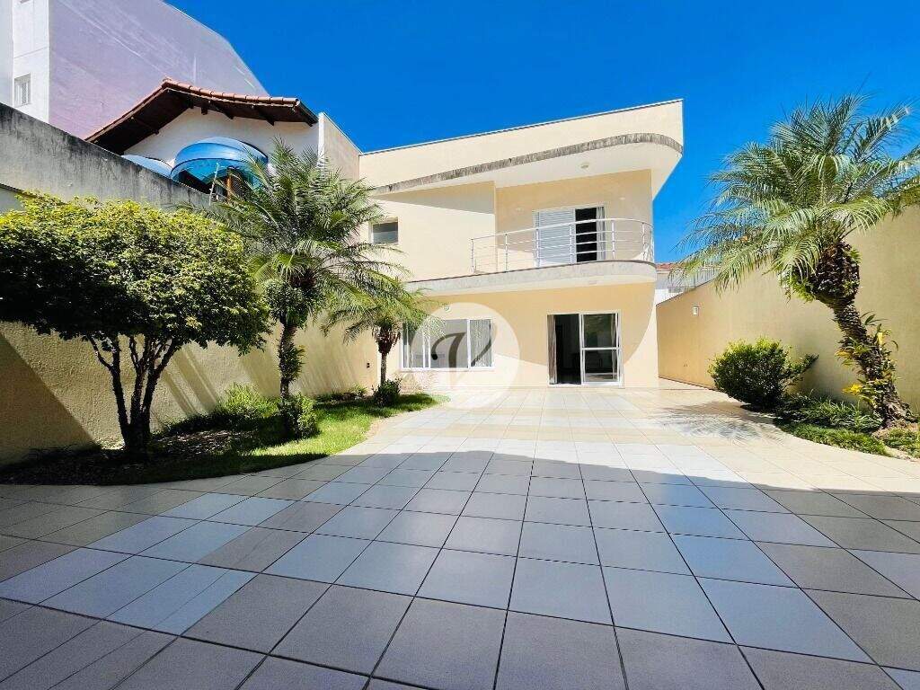 Sobrado à venda no Jardim: 