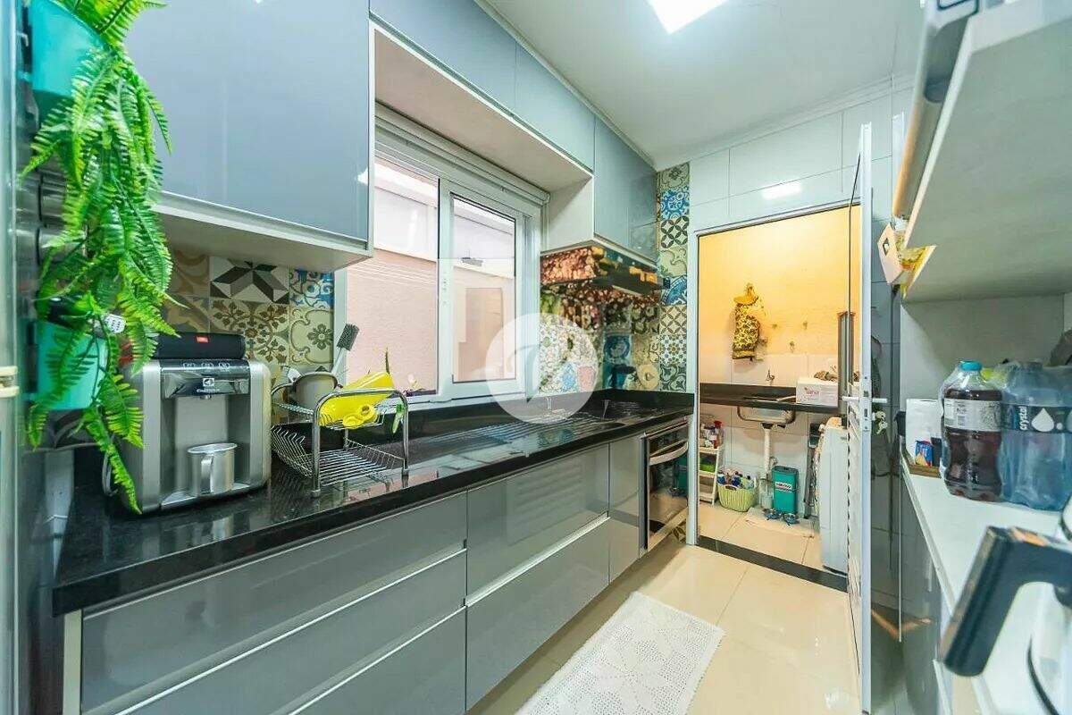 Sobrado à venda no Vila Gilda: 