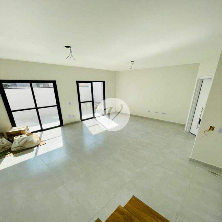 Apartamento Triplex à venda no Parque Industriário: 