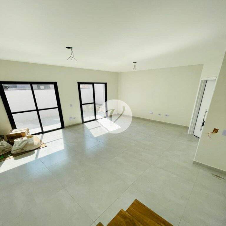 Apartamento Triplex à venda no Parque Industriário: 