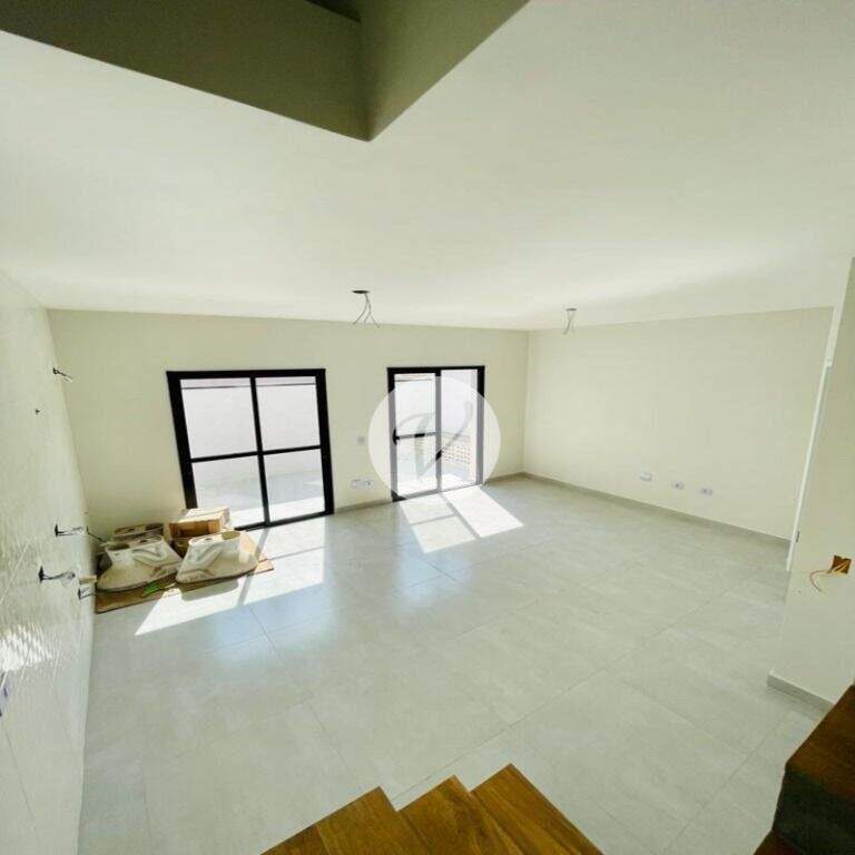 Apartamento Triplex à venda no Parque Industriário: 