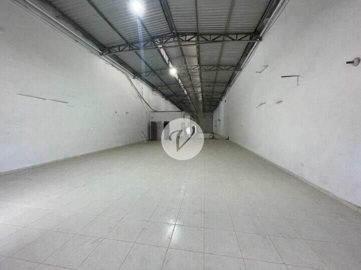 Galpão à venda no Vila Luzita: 