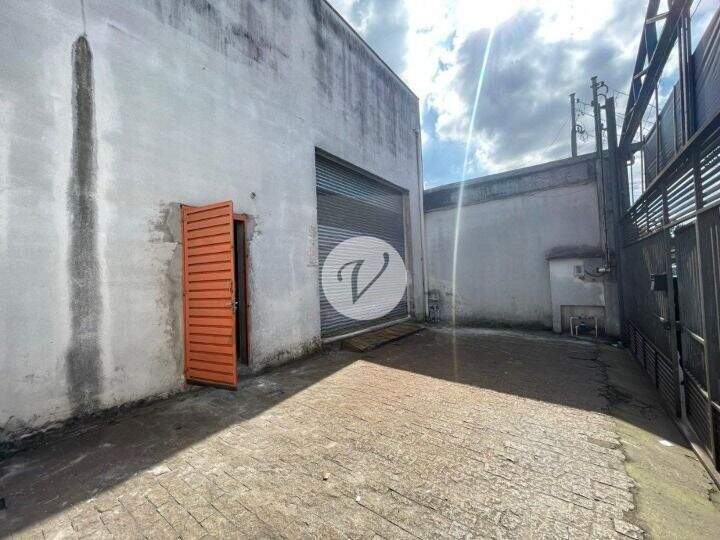 Galpão à venda no Vila Luzita: 