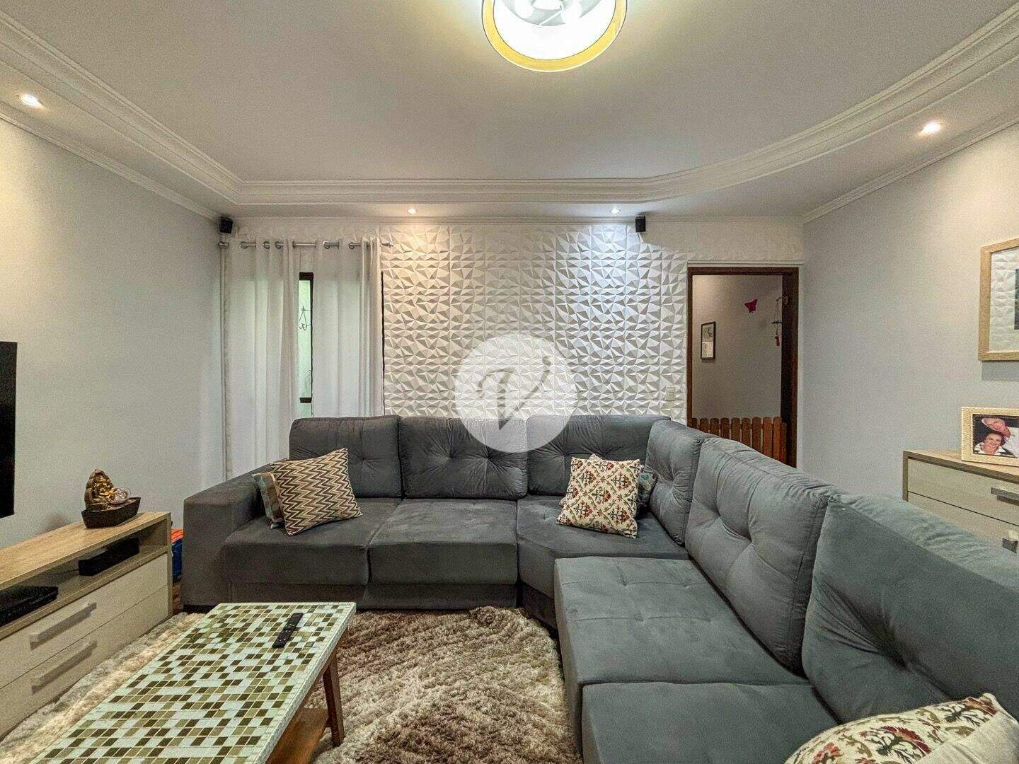 Sobrado à venda no Vila Scarpelli: 