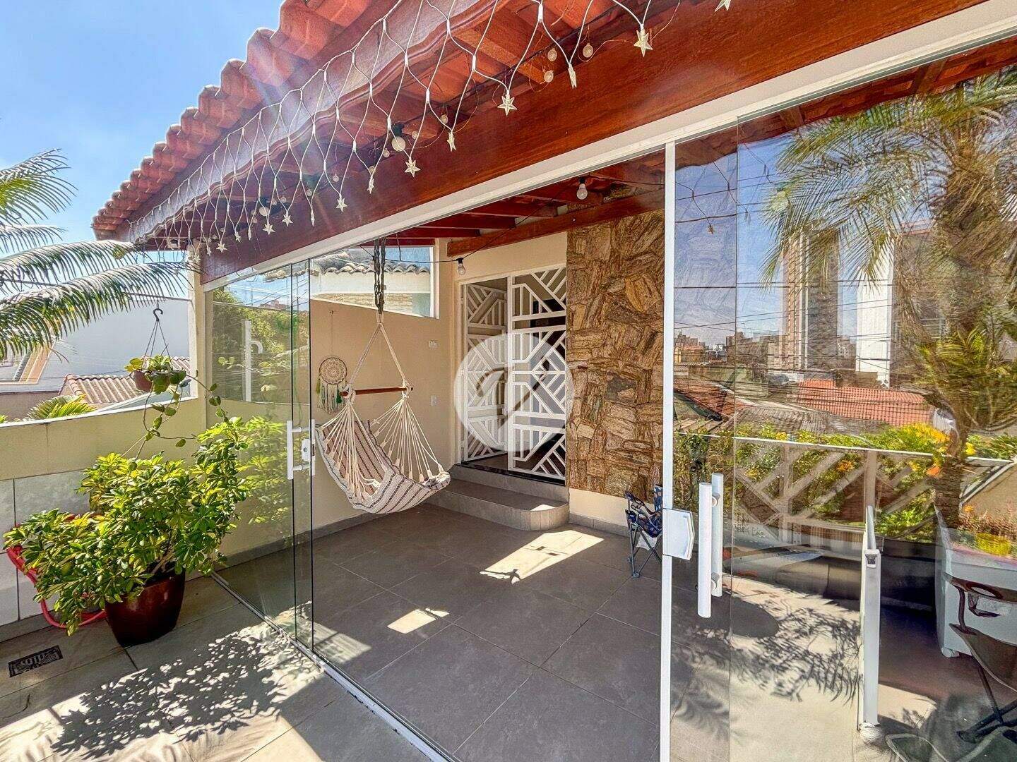 Sobrado à venda no Vila Scarpelli: 