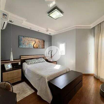 Sobrado à venda no Jardim: 