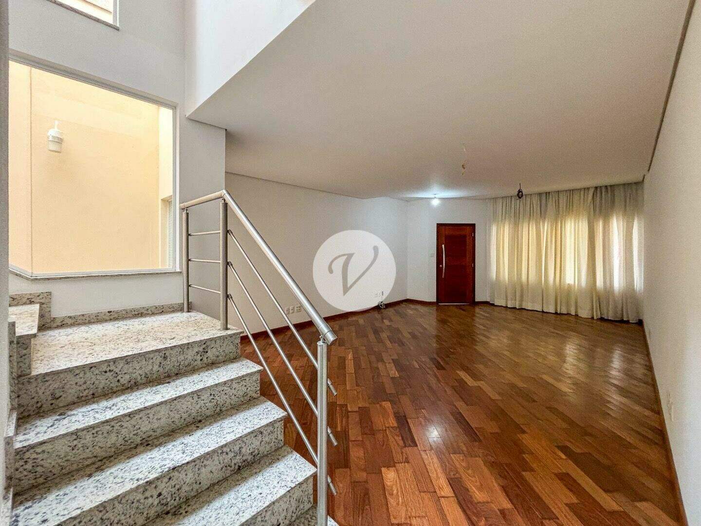 Sobrado à venda no Paraíso: 