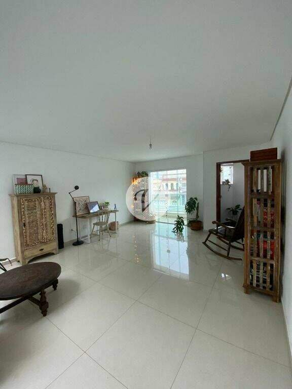 Sobrado à venda no Vila Pinheirinho: 