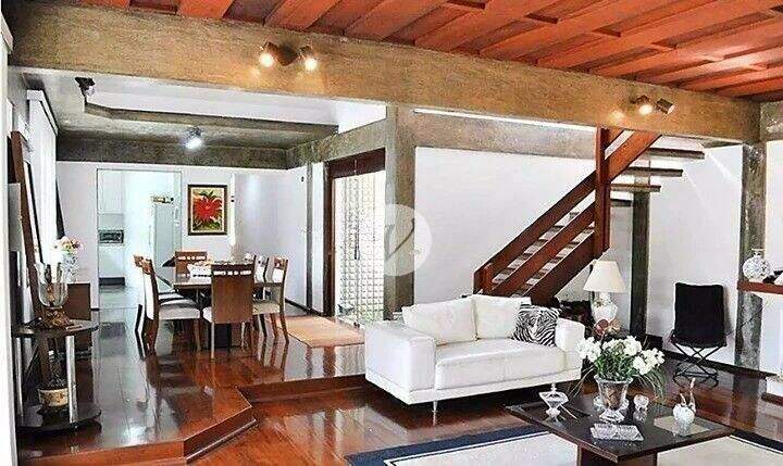 Sobrado à venda no Vila Gilda: 