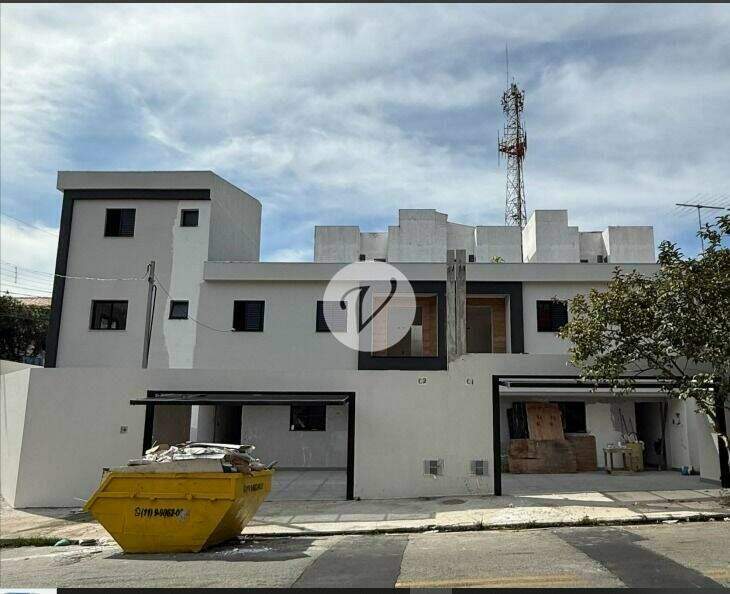 Sobrado à venda no Jardim: 