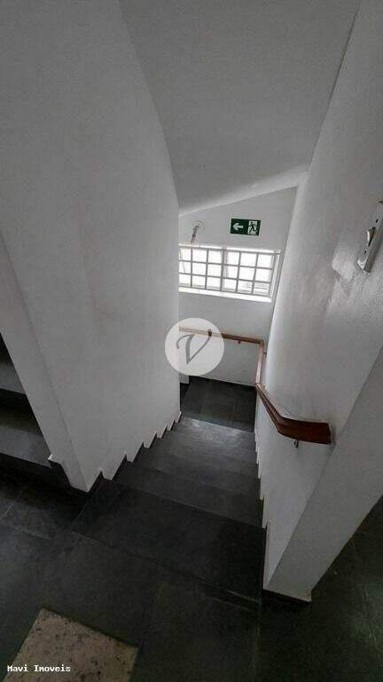 Sobrado à venda no Jardim Bela Vista: Escadas