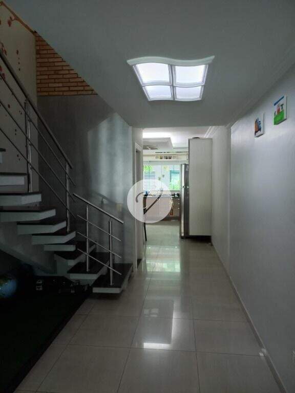 Sobrado à venda no Parque Jaçatuba: Sala