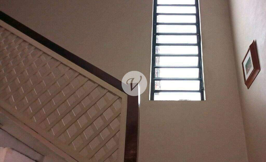 Sobrado à venda no Vila Marina: Escada