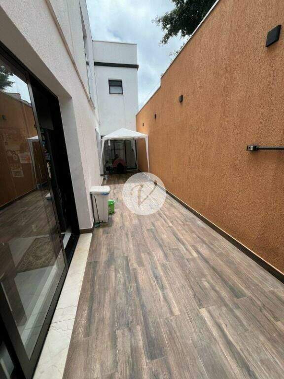 Sobrado à venda no Santa Maria: Quintal