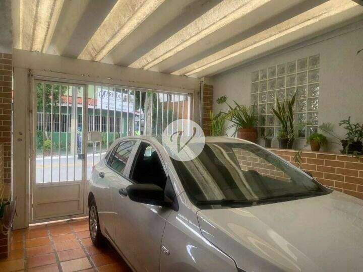 Sobrado à venda no Santa Maria: Garagem