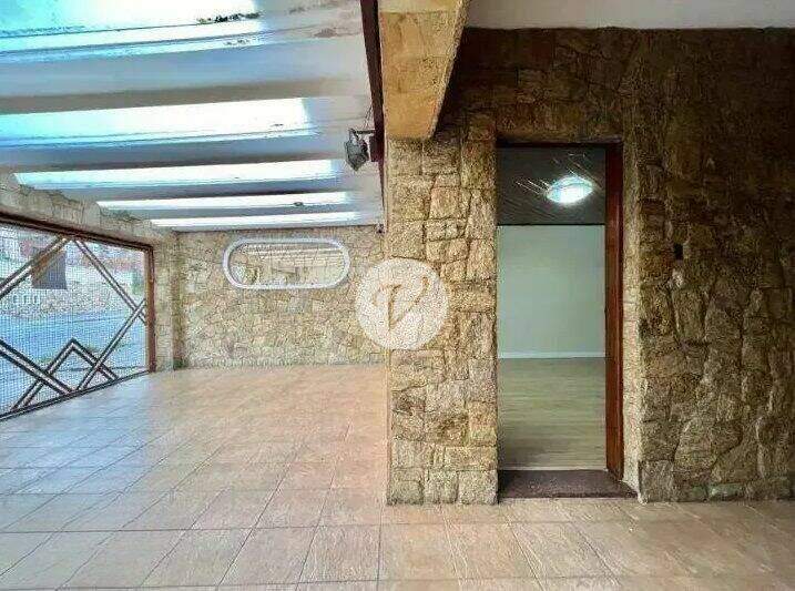 Sobrado à venda no Centro: 