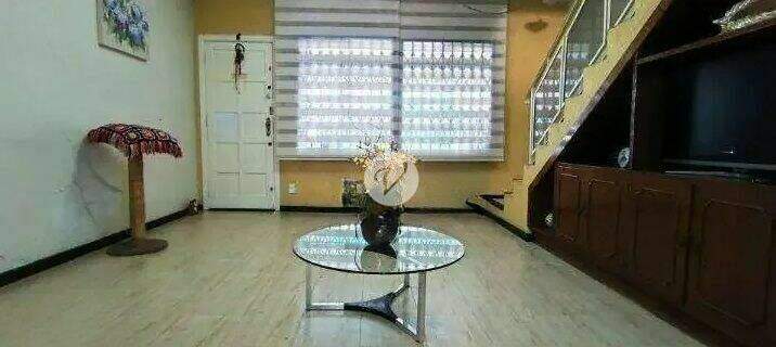 Sobrado à venda no Jardim: 