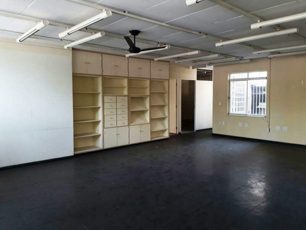 Prédio para aluguel no Centro: 