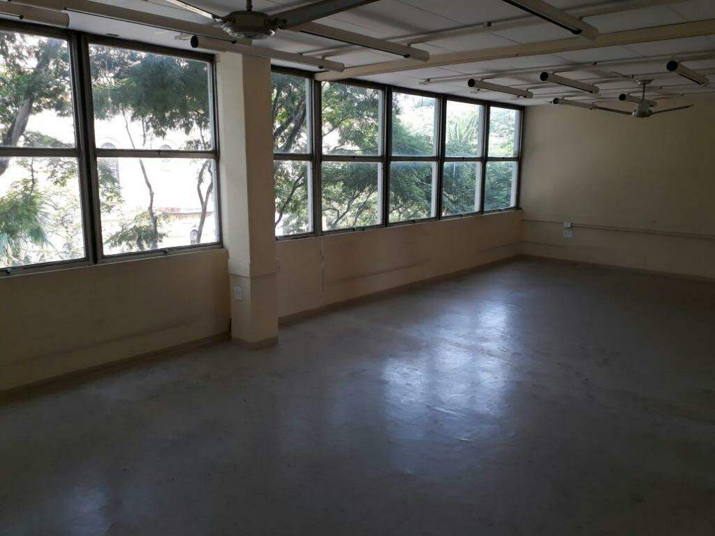 Prédio para aluguel no Centro: 