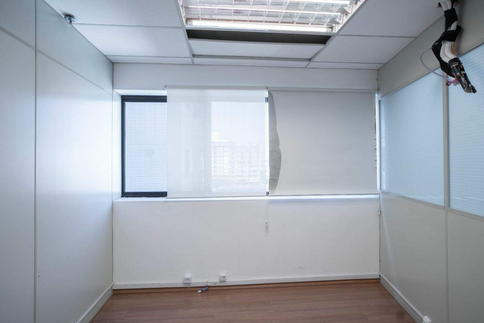 Sala para aluguel no Centro: 