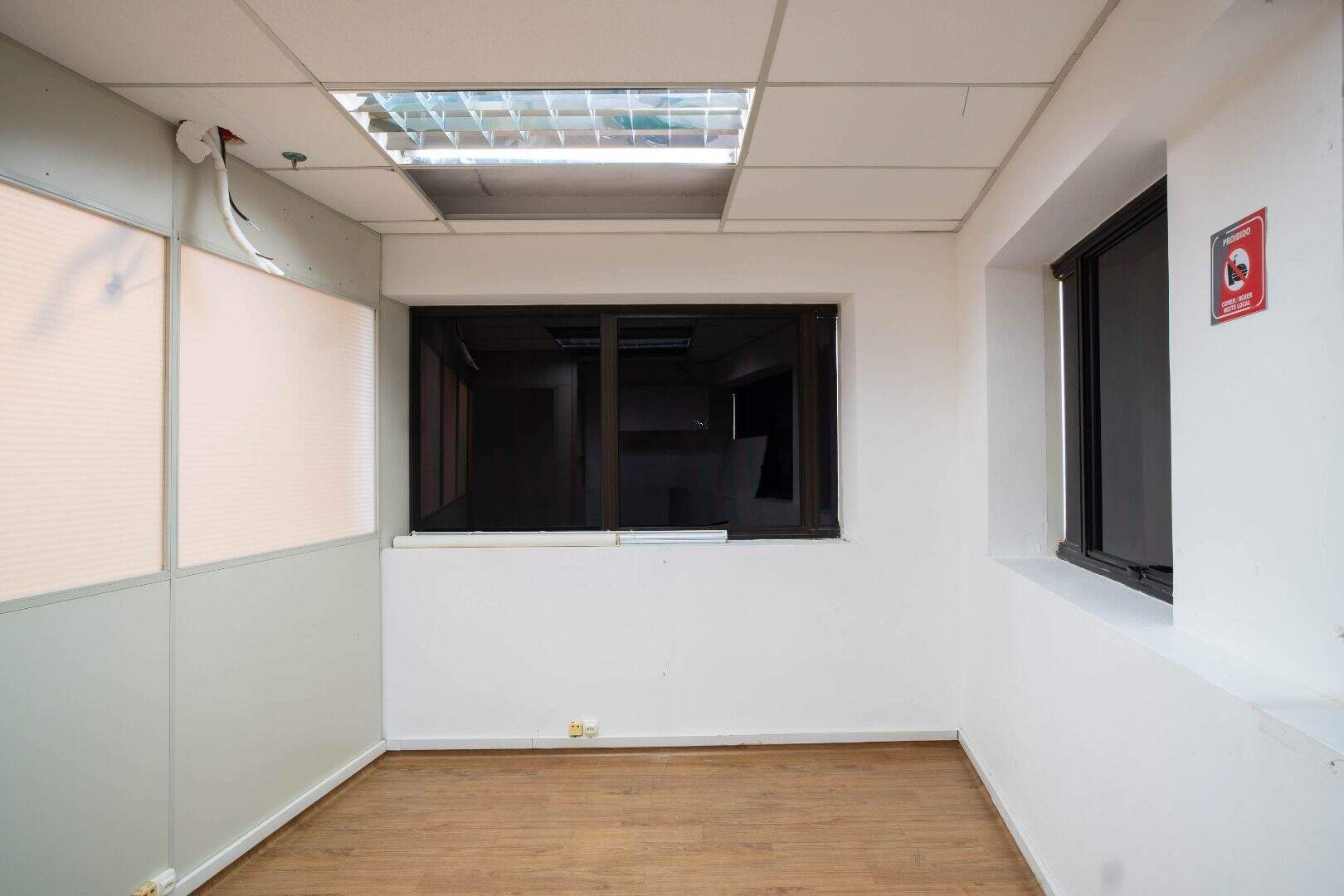 Sala para aluguel no Centro: 