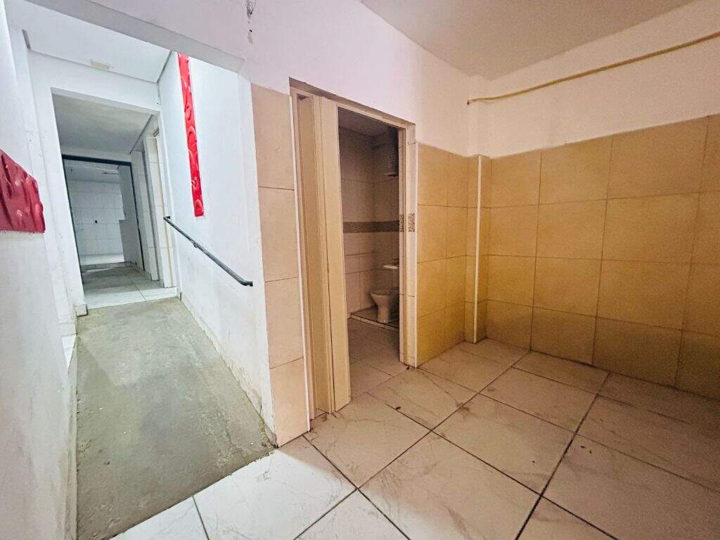 Salão para aluguel no Vila América: 