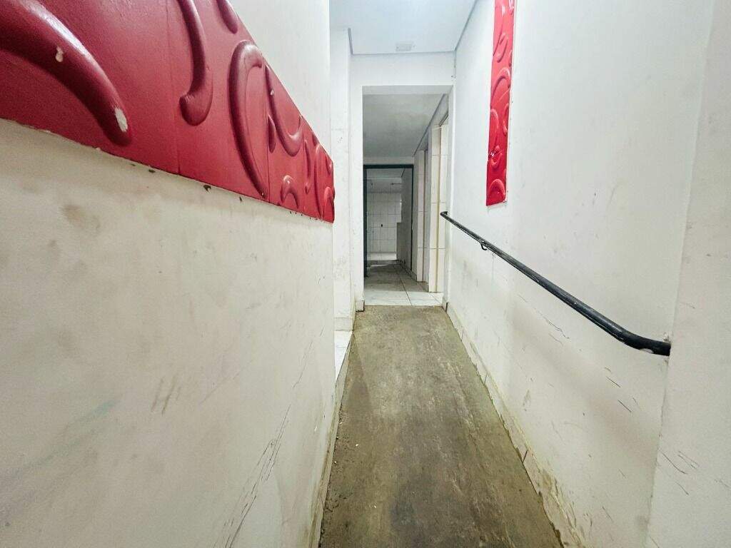 Salão para aluguel no Vila América: 