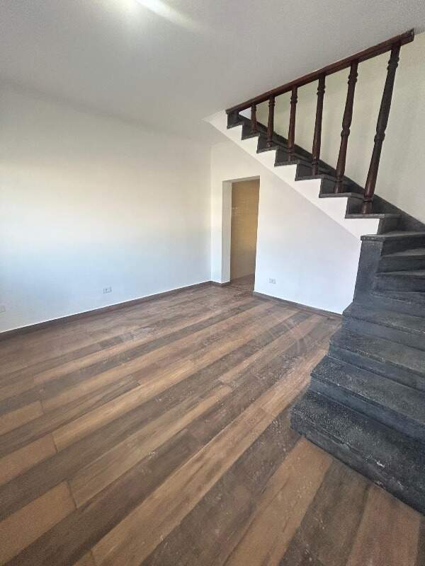 Sobrado para aluguel no Vila Gilda: 