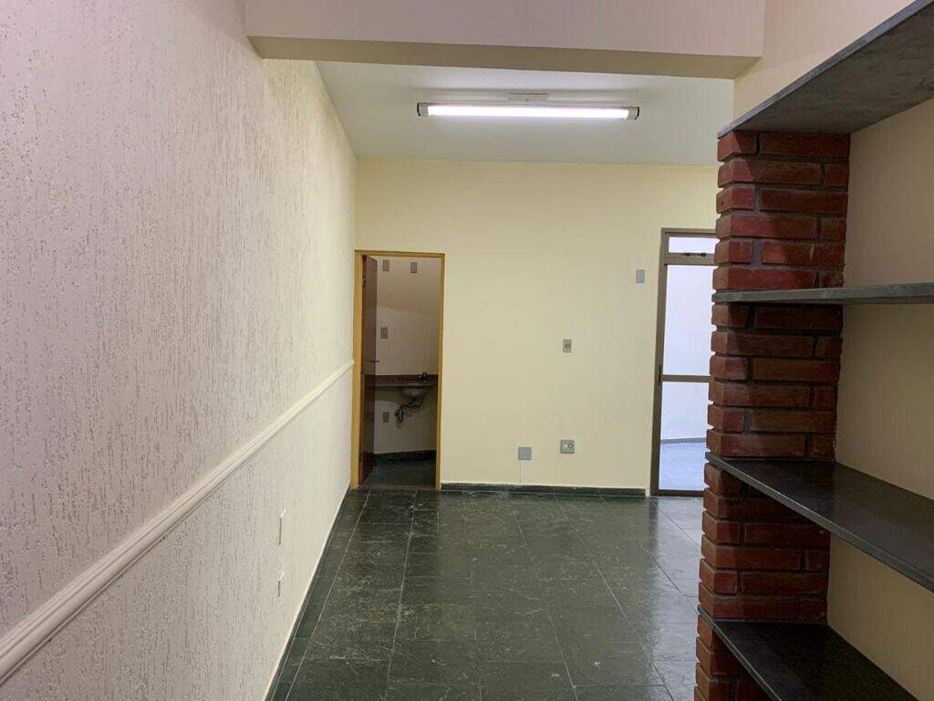 Prédio para aluguel no Centro: 