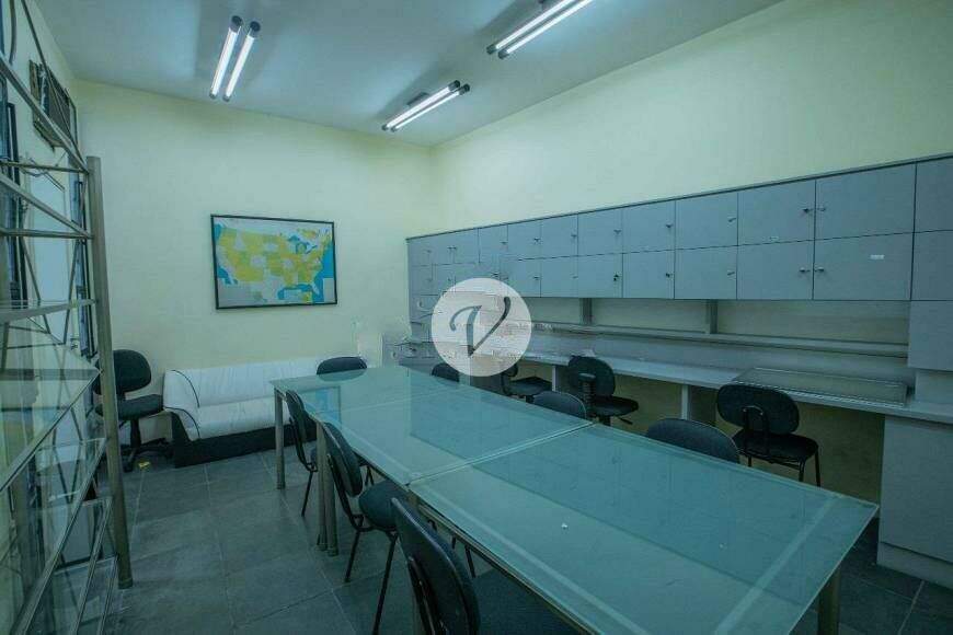 Prédio para aluguel no Centro: 