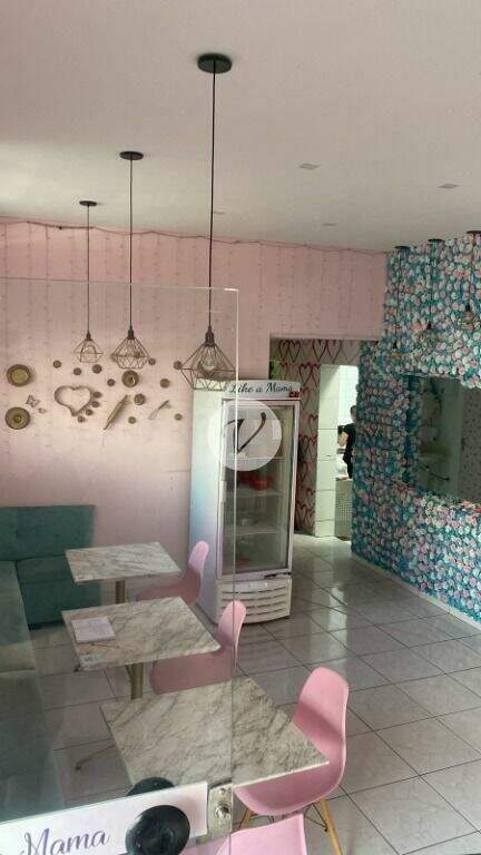 Loja para aluguel no Jardim: SALÃO E BANCADA DE ATENDIMENTO