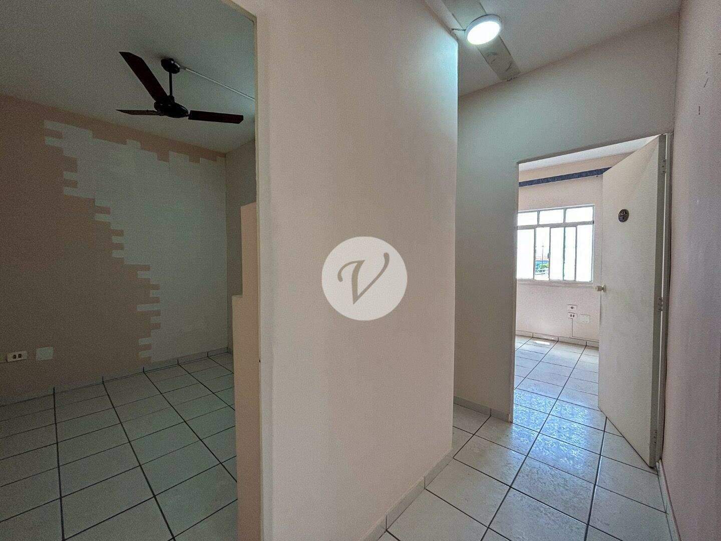 Sala para aluguel no Centro: 