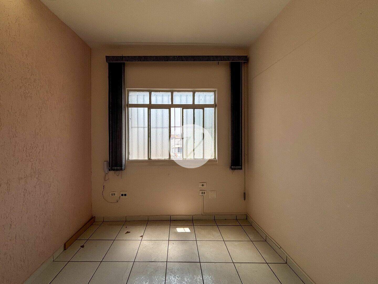Sala para aluguel no Centro: 