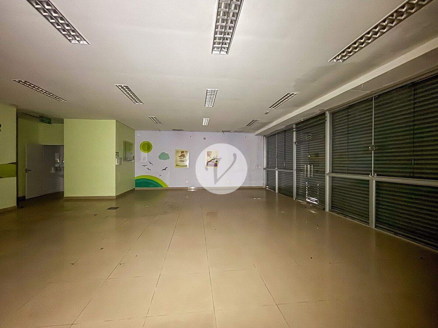 Salão para aluguel no Jardim Ana Maria: 