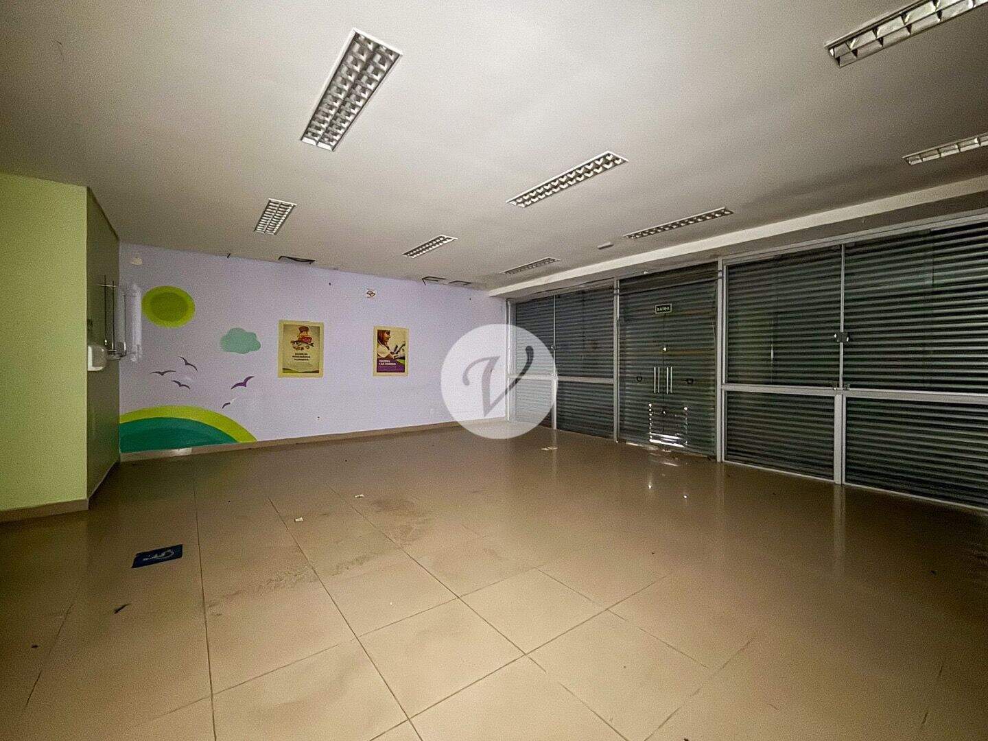 Salão para aluguel no Jardim Ana Maria: 