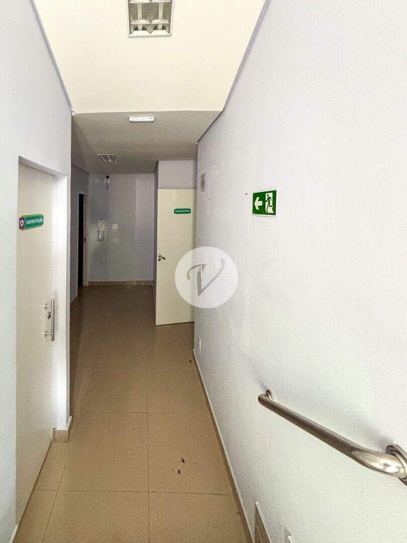 Salão para aluguel no Jardim Ana Maria: 