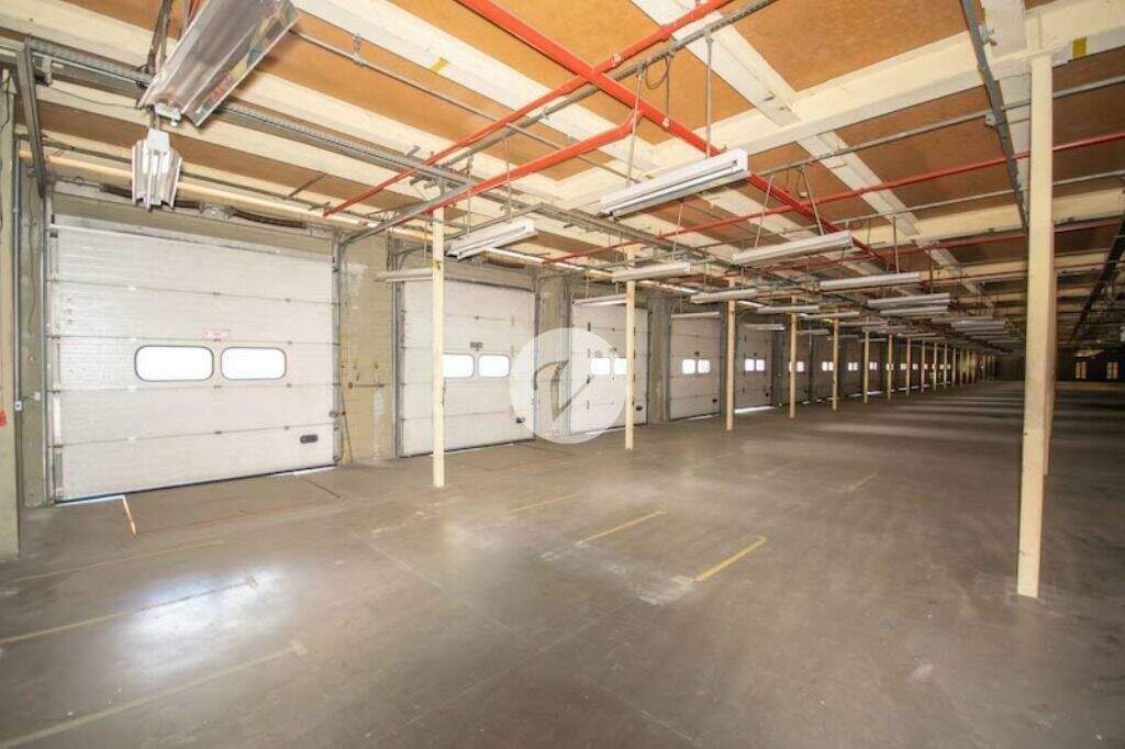 Galpão para aluguel no Tamboré: 