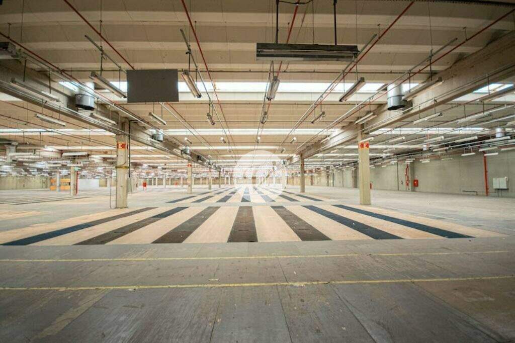 Galpão para aluguel no Tamboré: 