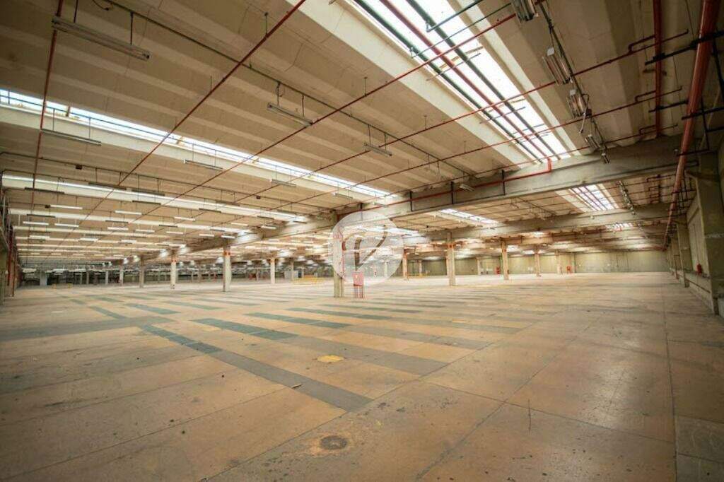 Galpão para aluguel no Tamboré: 