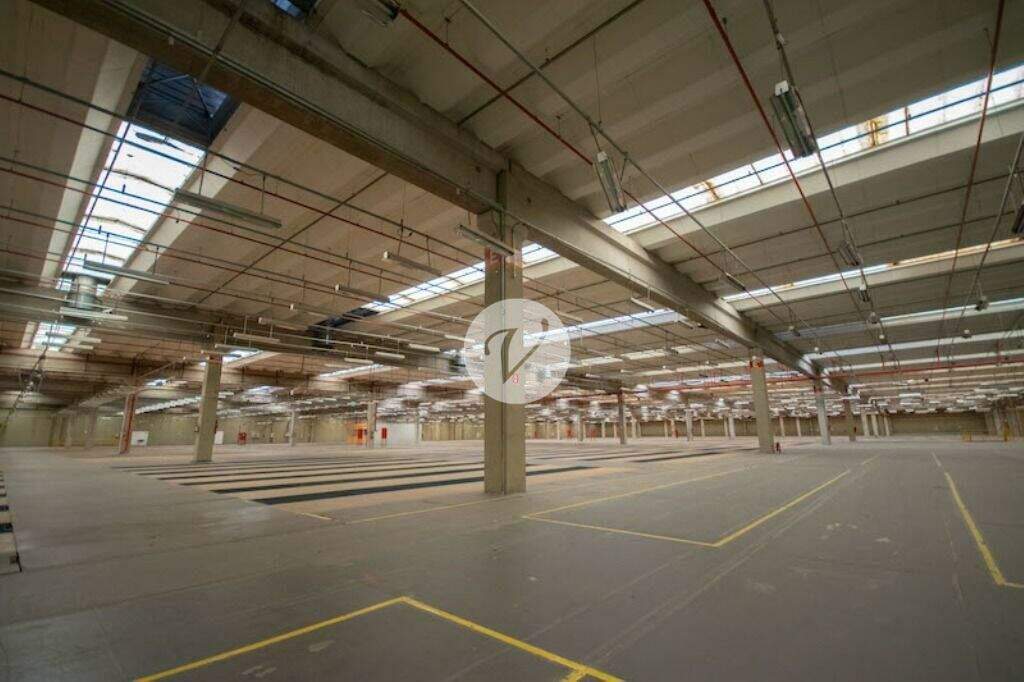 Galpão para aluguel no Tamboré: 