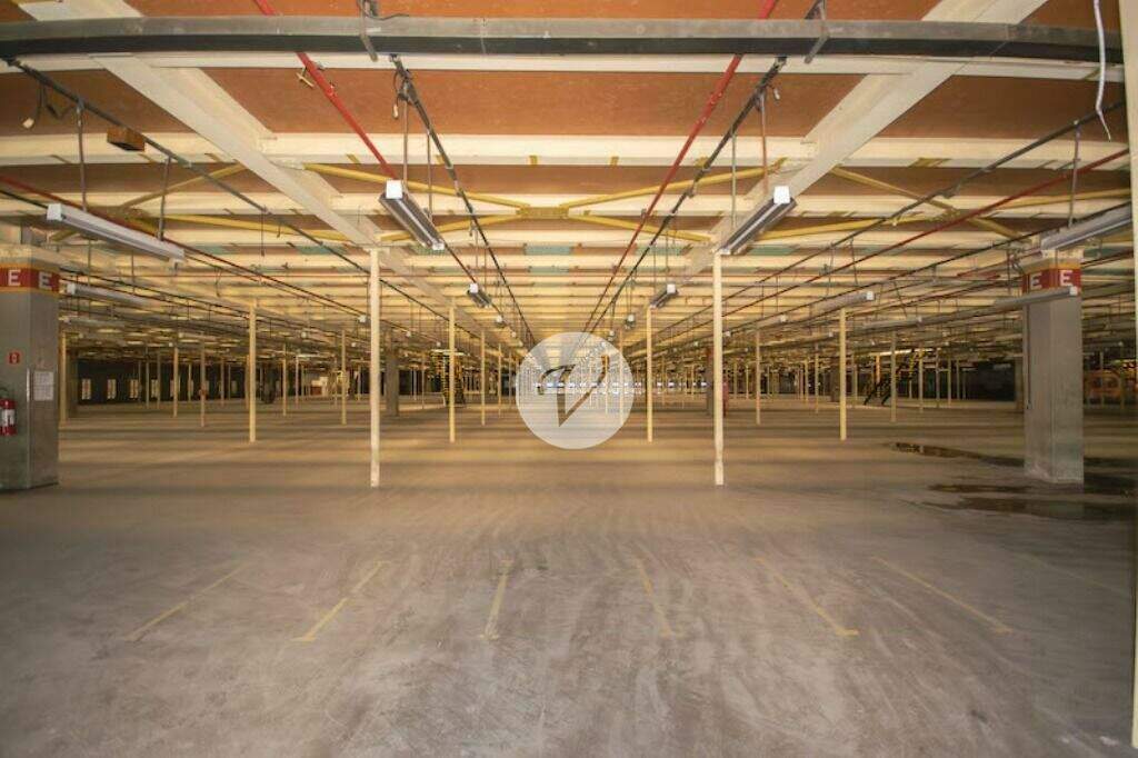 Galpão para aluguel no Tamboré: 